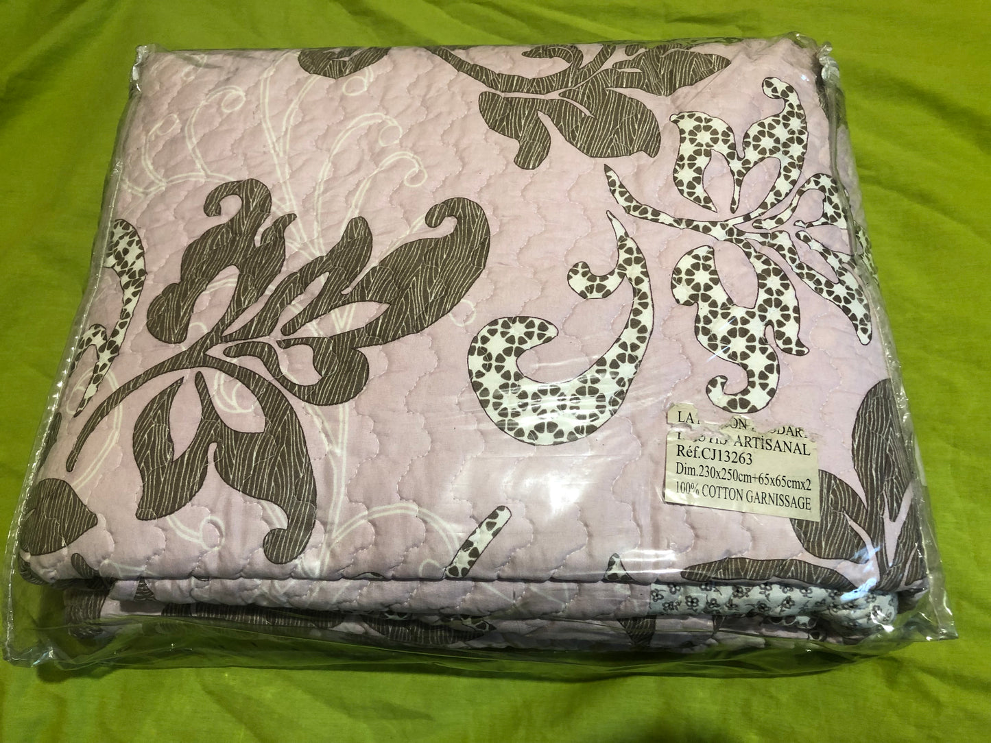 Beau parure de lit en coton deux places trois pièces