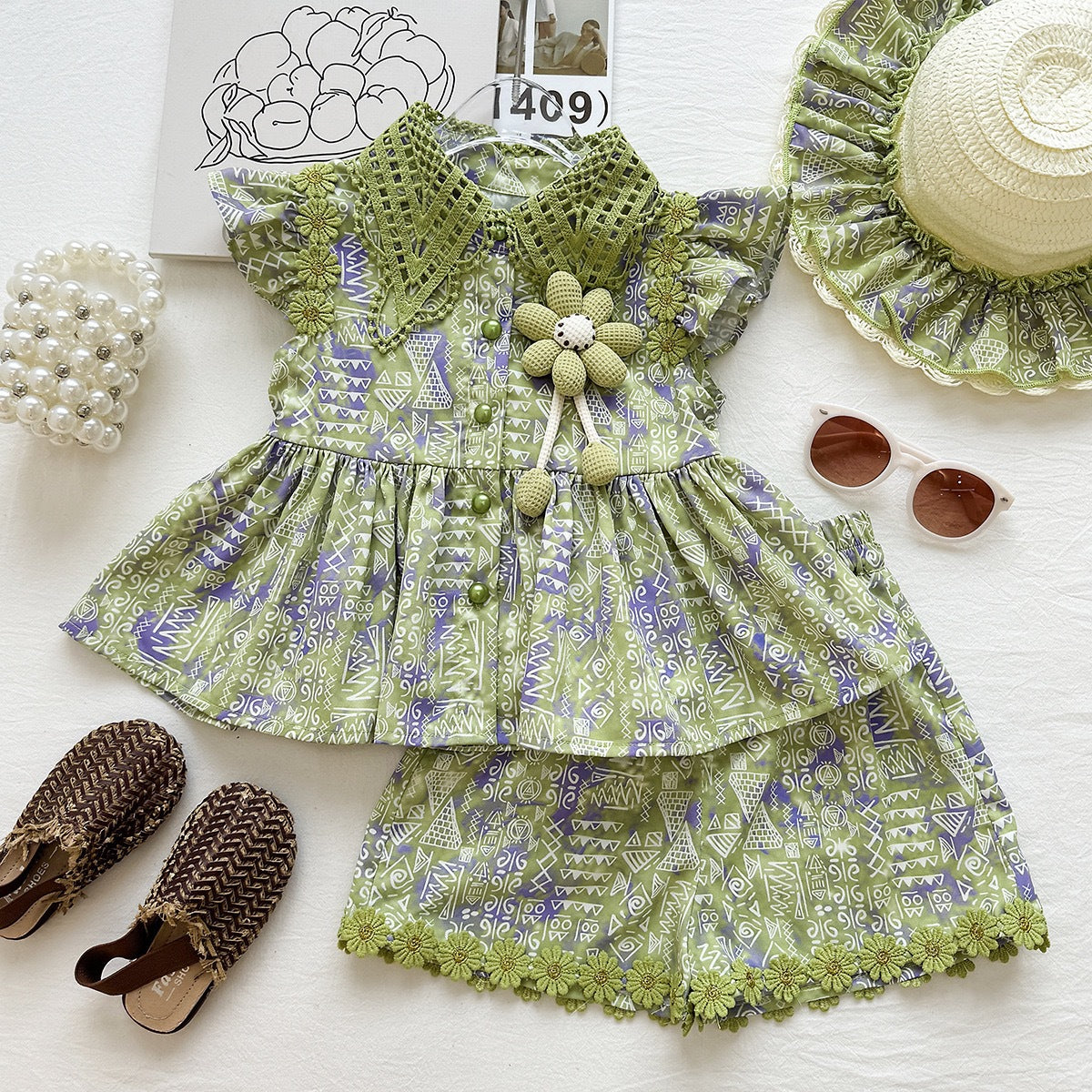 Summer Girls' Set Geometric Print Flutter Sleeve Shorts Vacation Style Two-Piece Set