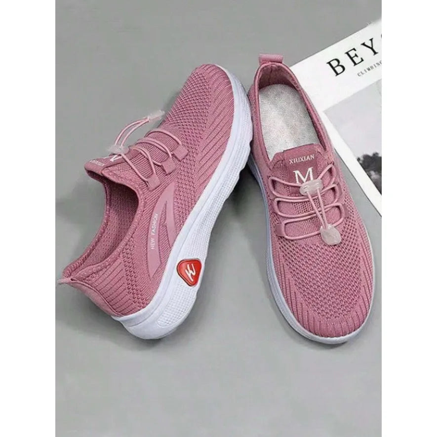 ISPORTE Model 12112002 Lightweight Comfortable Soft-Soled Non-Slip Tennis Shoes & Dance Slippers Mothers