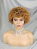 Perruque courte bouclée sans colle, en cheveux humains naturels noirs, avec frange, entièrement confectionnée à la machine. Sans dentelle frontale.