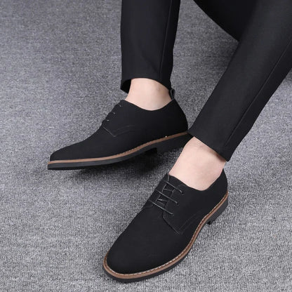 Oxfords-Chaussures provoqué en cuir suédé pour hommes, baskets décontractées, mocassins de marque de luxe, chaussures derby plates classiques