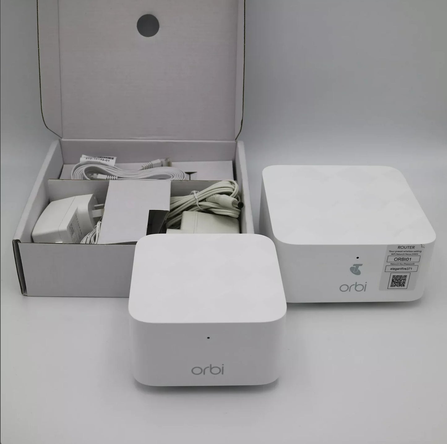 Routeur de système WiFi NETGEAR 4G LTE Mesh avec Satellite Telstra LBR1020 RBS10 routeur réseau sans fil à couverture extensible