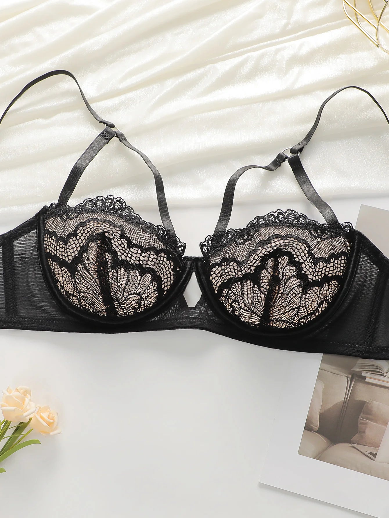 Nouveau ensemble de sous-vêtements pour femmes dentelle 2 pièces ensemble soutien-gorge et taille basse string croisé soutien-gorge de traction Lingerie sexy HR2634