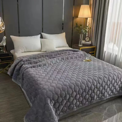 Couverture de lit matelassée en velours doux de couleur unie, serviette de canapé courte en peluche, drap de lit antidérapant King Queen Size, couvre-lit 270x230cm