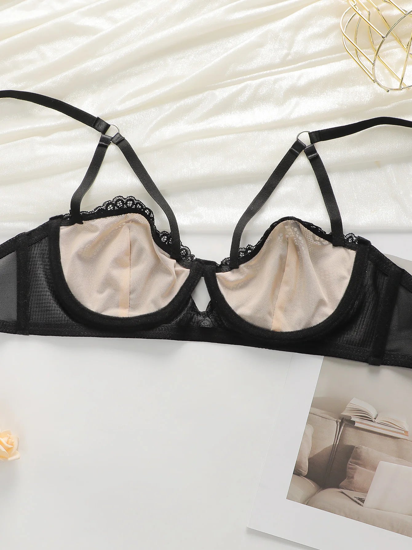 Nouveau ensemble de sous-vêtements pour femmes dentelle 2 pièces ensemble soutien-gorge et taille basse string croisé soutien-gorge de traction Lingerie sexy HR2634