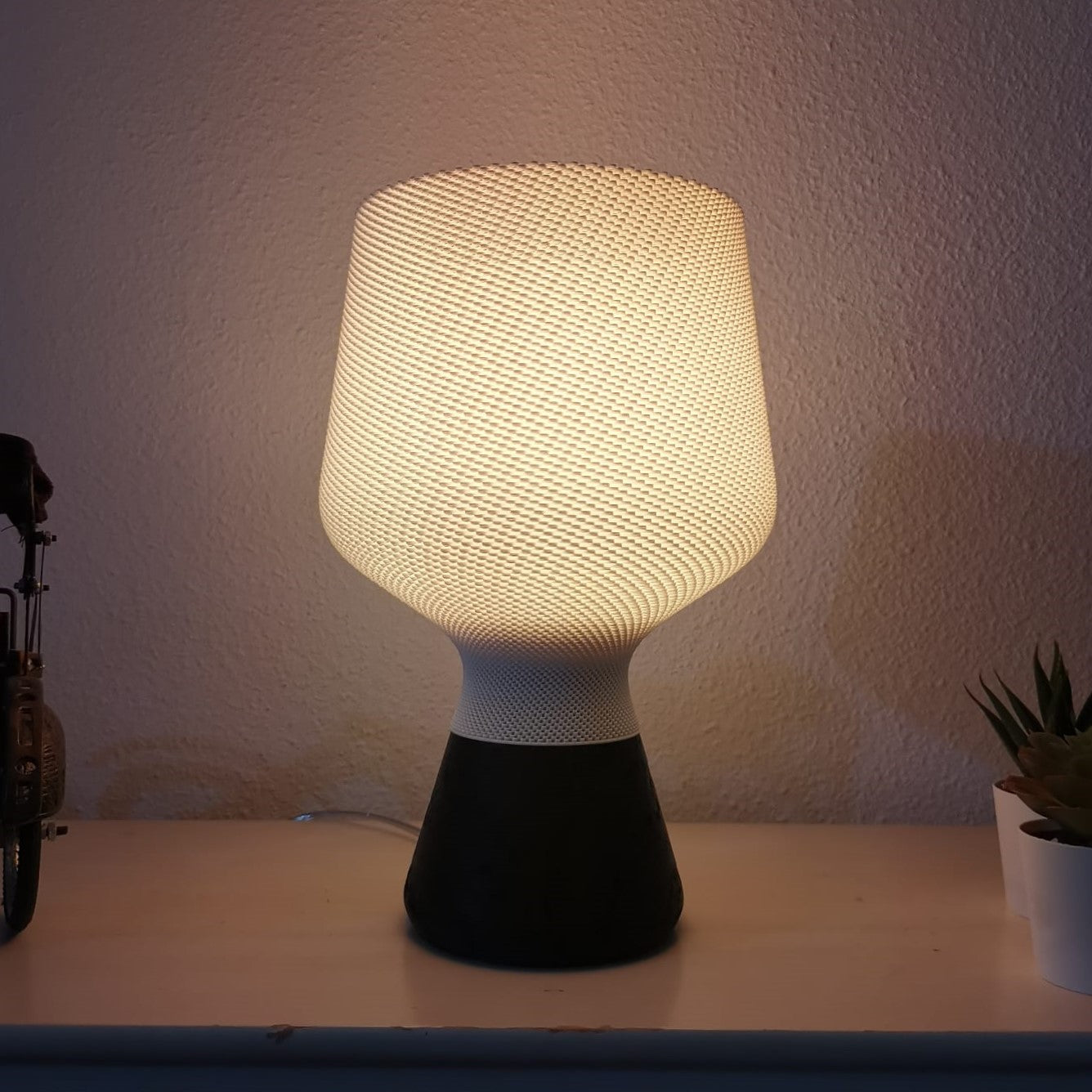 Summer Glow Portable Table Lamp